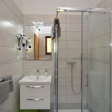Apartmaji In Vinogradnistvo Klobas Daire Sečovlje