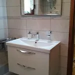 Apartmaji In Vinogradnistvo Klobas アパート
