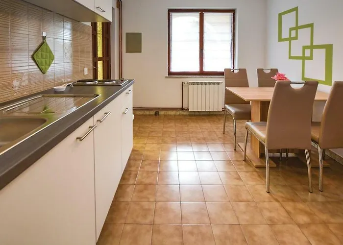 Apartmaji In Vinogradnistvo Klobas דירה *